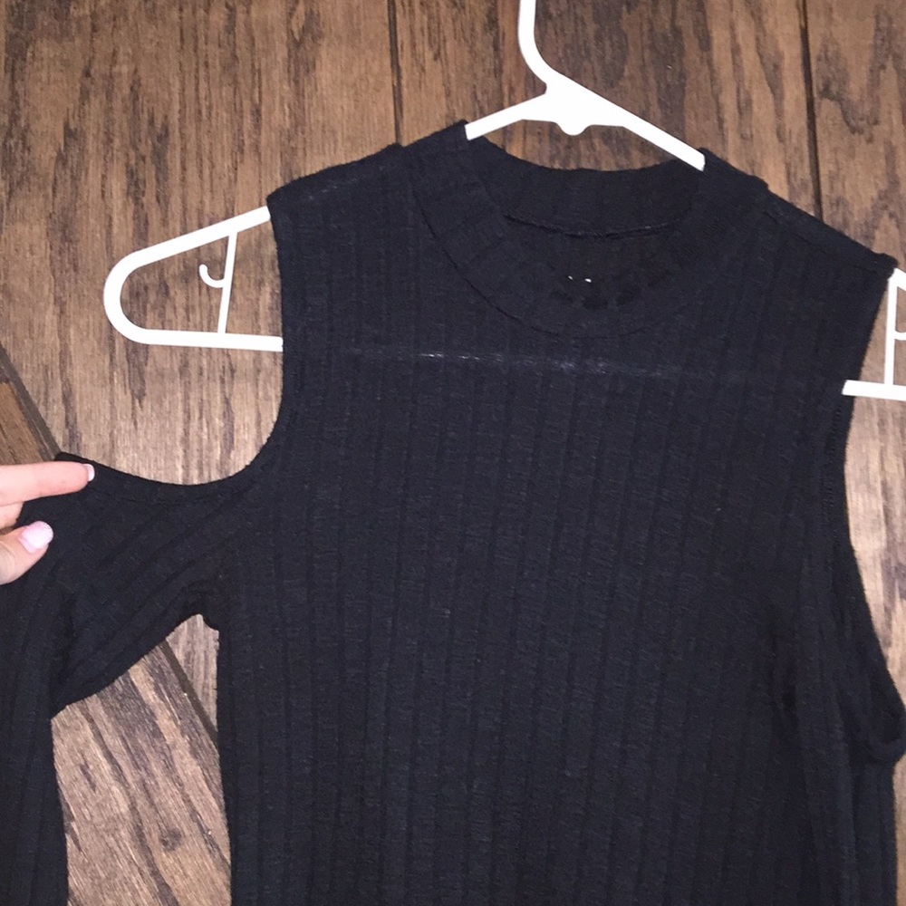 fitted black long sleeved top